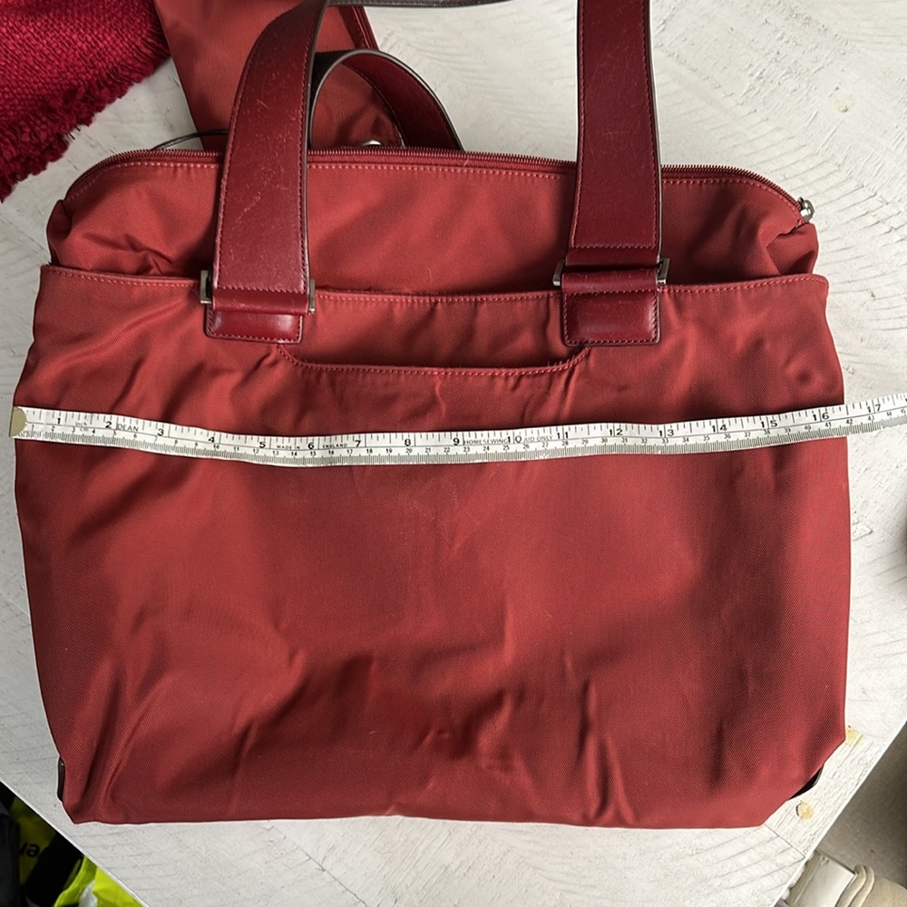 Elegant Red Tote Bag - Picture 14 of 16